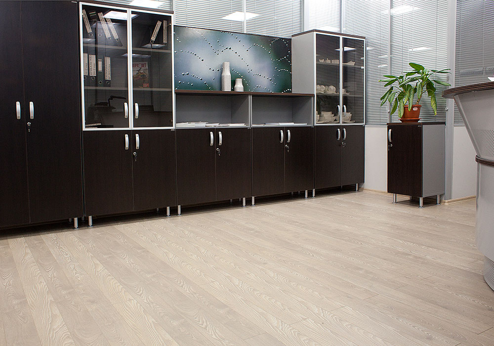 Инженерная доска Wood Bee дуб арктик 1200×125×12 фото в интерьере Инженерная доска Wood Bee дуб арктик 1200×125×12 фото в интерьере